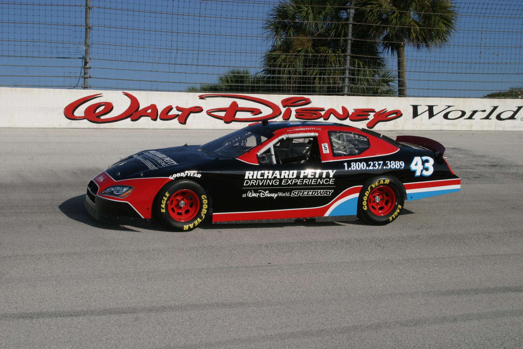 Video: Richard Petty Junior Driving Experience